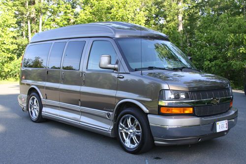 Beautiful 2007 explorer van company 4x4 high top limited se conversion van