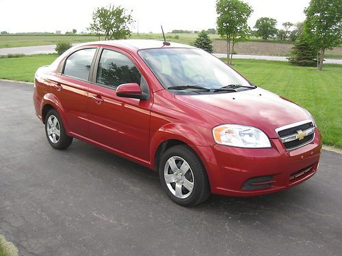 2010 chevrolet aveo 37 mpg 26k miles, near perfect  factory warranty, no reserve