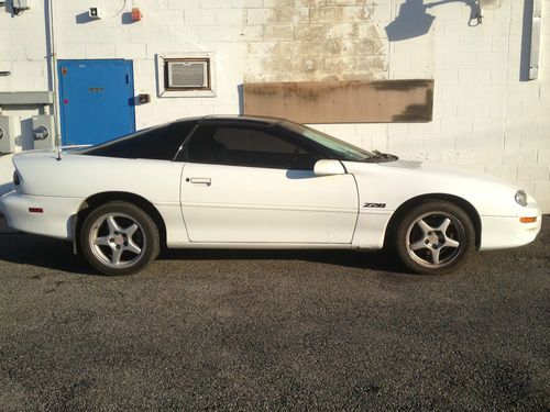 2000 camaro z28 ls1 6 speed fast car runs and drives perfect!, image 3