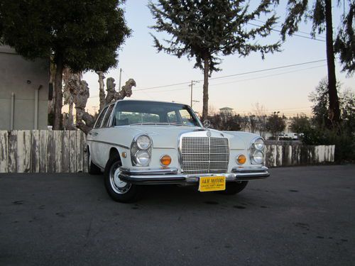 1973 mercedes benz 280 se sedan 4.5l white excellent condition