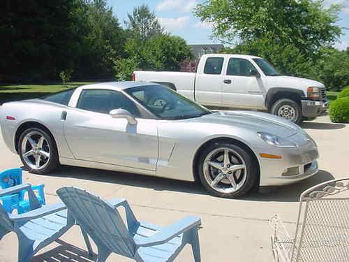 2012 chevrolet corvette base coupe 2-door 6.2l