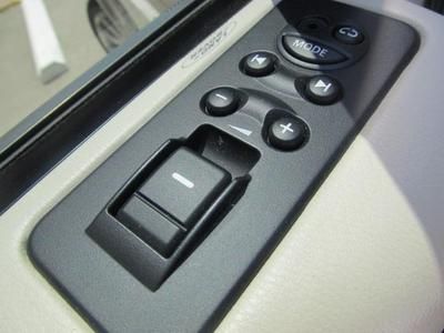 4dr Wgn SC SUV 4.2L NAV CD 4X4 Power Windows Power Door Locks Tilt Wheel, image 29