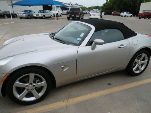 2007 pontiac solstice base convertible 2-door 2.4l