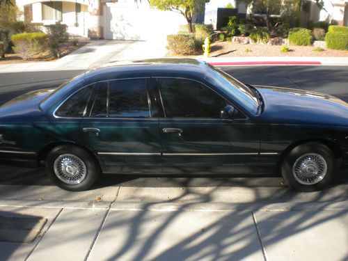 1997 ford crown victoria s sedan 4-door 4.6l