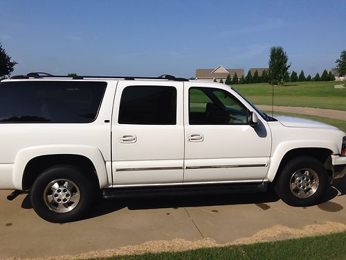 2002 white suburban lt 4x4, good condition in &amp; out, engine &amp; trans work perfect