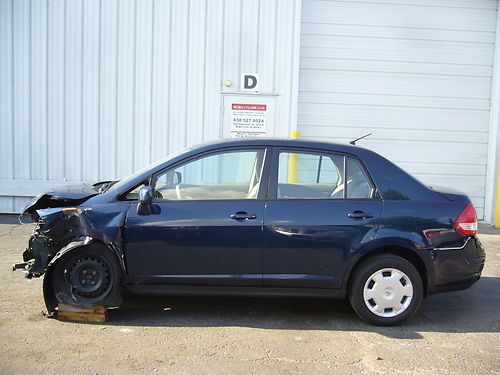 2009 Nissan Versa S automatic transm repairable rebuildable damaged salvage car, image 2