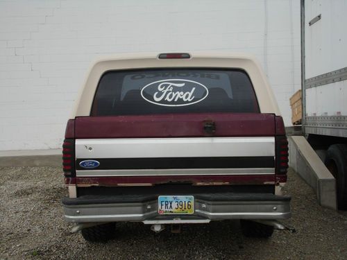 1992 Ford Bronco Eddie Bauer Sport Utility 2-Door 5.0L, image 2