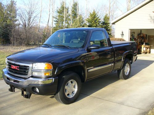 Gmc sierra 1500 4x4 short box regular cab 33k miles!