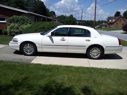 2003 lincoln town car signature sedan 4-door 4.6l