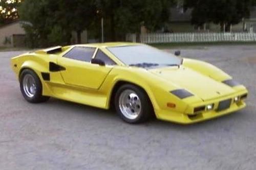 Lamborghini countach replica built on 1987 pontiac fiero