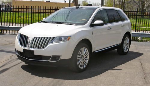 2011 lincoln mkx awd 3.7l..navi/xenon/roof/leather/camera/sensors**no reserve**