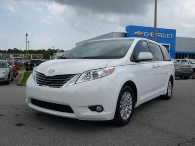 2011 toyota sienna xle one owner trade 8 passenger nice van loaded navigation