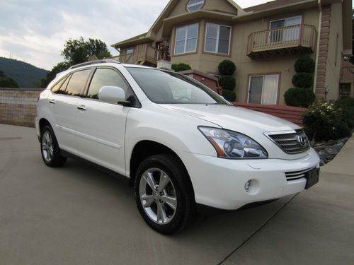 Awd suv, white/beige, low 48k, 28+mpg, prem pkg, leather, navi, xenons ~ nice!