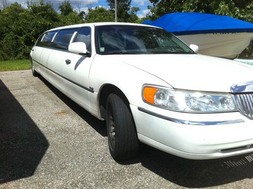 1998 Lincoln Town Car Limousine - Stretch Limo 120