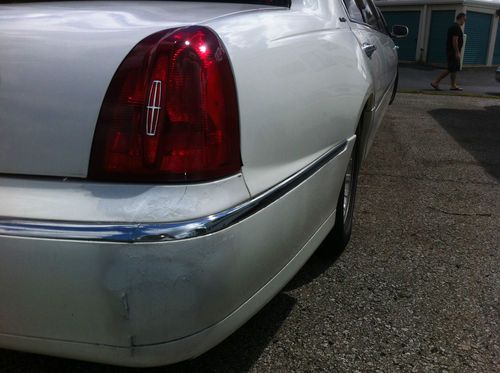 1998 Lincoln Town Car Limousine - Stretch Limo 120