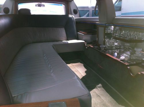 1998 Lincoln Town Car Limousine - Stretch Limo 120