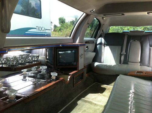 1998 Lincoln Town Car Limousine - Stretch Limo 120