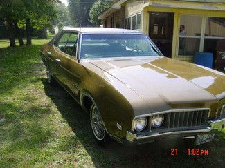 1969 oldsmobile cutlass four door hardtop, v8 with 52,000 low original miles!