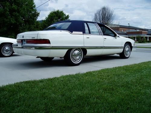 1993 buick roadmaster .. 28k actual miles. like brand new .. garage kept ..