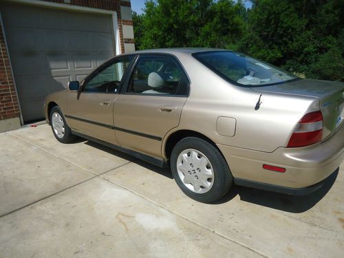 1995 honda accord lx sedan 4-door 2.2l