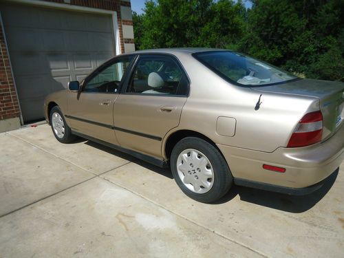 1995 honda accord lx sedan 4-door 2.2l