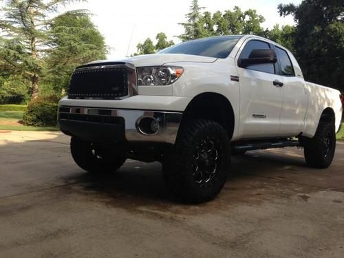 2012 toyota tundra base crew cab pickup 4-door 5.7l lifted