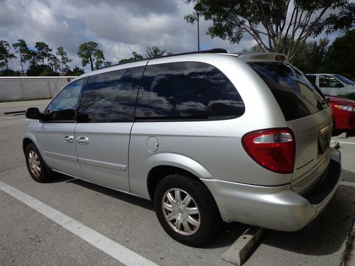 2005 chrysler town &amp; country touring-156000 miles-navi-dvd-stow n' go-no reserve