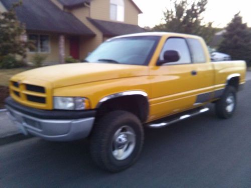 1999 dodge ram 1500 5.9l v8. 4x4 quad cab. loaded. runs/drives great.