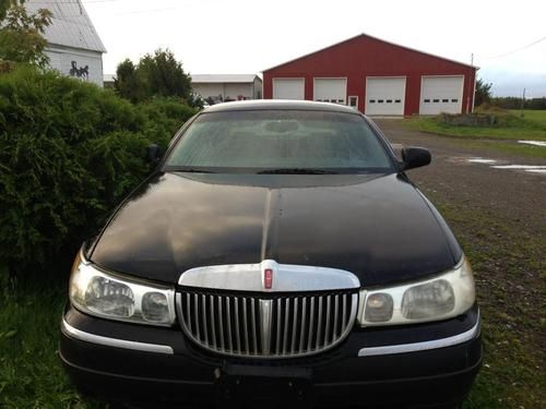 2000 lincoln town car executive limousine 4-door 4.6l