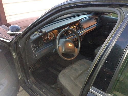 2003 Ford Crown Victoria Police Interceptor Sedan 4-Door 4.6L P71 CROWN VIC, image 2