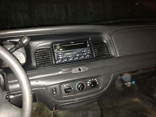 2003 Ford Crown Victoria Police Interceptor Sedan 4-Door 4.6L P71 CROWN VIC, image 5