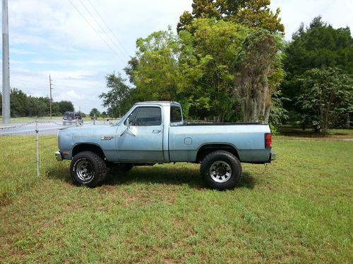 1986 dodge w100  61,000 miles