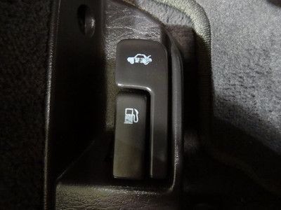 LE 2.2L Power Door Locks Power Windows Auto Express Down Window Tachometer, image 19