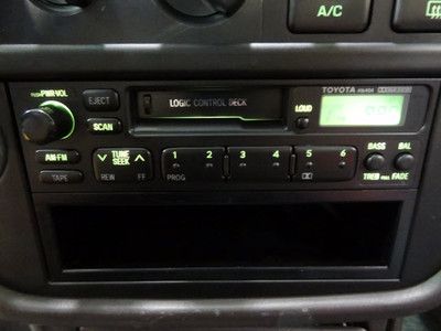 LE 2.2L Power Door Locks Power Windows Auto Express Down Window Tachometer, image 22