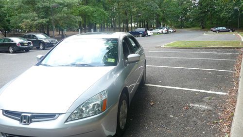 2003 honda accord lx  no maintenance required, no reserve!!!