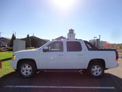 2011 chevrolet avalanche w/ brand new bf goodrich tires