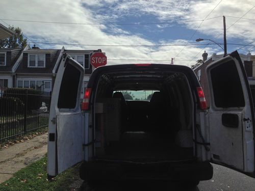 2004 chevrolet express 2500 base extended cargo van 3-door 4.8l