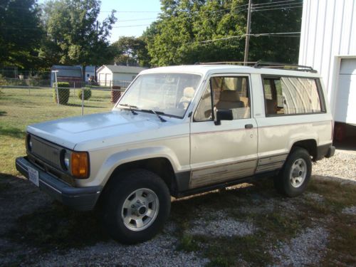 1986 isuzu trooper ls sport utility 2-door 2.2l diesel 5 spd. 147k miles