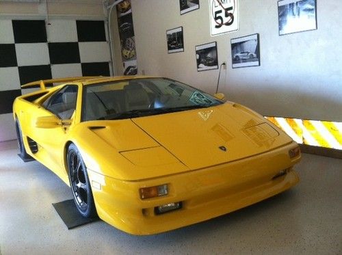 1991 lamborghini diablo base coupe 2-door 5.7l