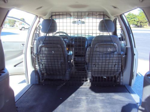 Dodge 2007 caravan cargo mini van v6 white ac cage rubber mat nice no reserve