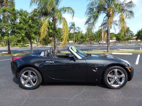 Very nice 2008 solstice - premium + preferred, pkgs, chrome wheels, auto - more