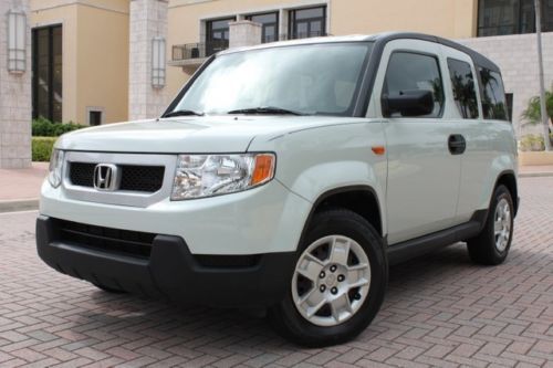 2010 honda element lx suv, low miles! clean carfax!