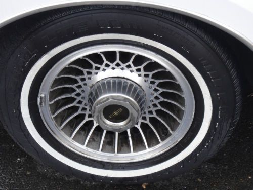 1989 Lincoln Town Car Base Sedan 4-Door 5.0L, image 5