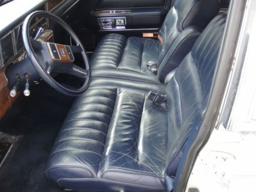 1989 Lincoln Town Car Base Sedan 4-Door 5.0L, image 8