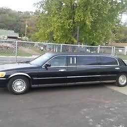 1999 lincoln towncar 6 door stretch 88k miles great condition