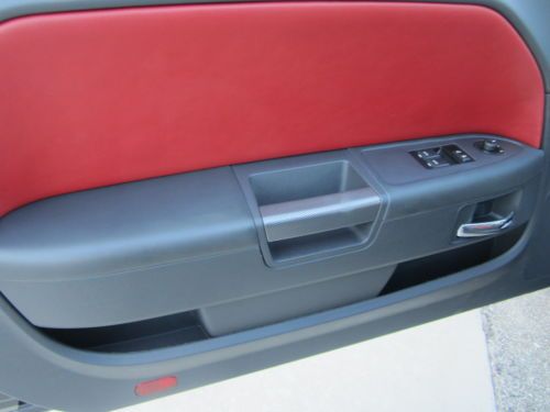 Certified R/T Heritage Automatic Red Leather Sunroof Low Miles Shipping And, image 37