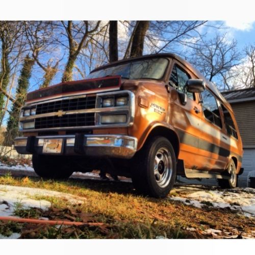 Great condition chevy g20 gladiator conversion van