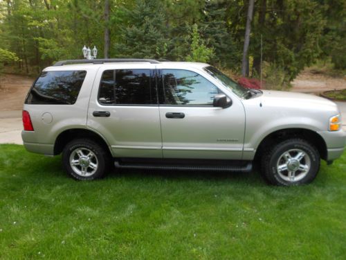 2004 ford explorer 4.0 liter, 4 wheel drive, 98,750 miles, new tires