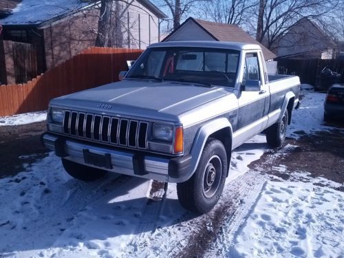 Jeep comanche 4 x 4  5 speed  low miles