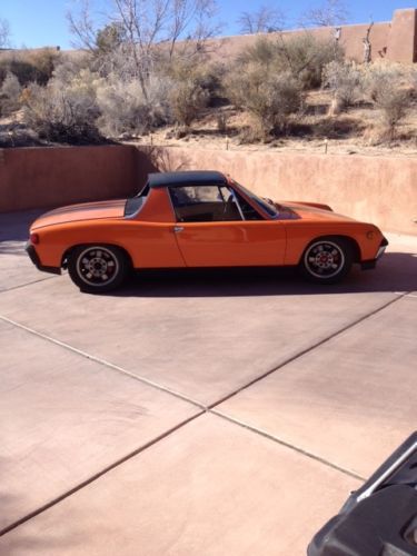 Orange porsche 914 2.0 liter